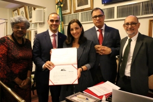 Da esq. para a dir., Edmée da Conceição Cardoso, João Pedro Pádua, Maíra Costa Fernandes, Jorge Rubem Folena e Antônio Sias