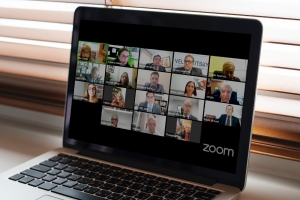 Desembargador, promotora e quatro advogados, um deles português, tomam posse 