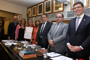 Da esq. para a dir., Carlos Eduardo Machado, Angela Mendes, Inês da Trindade Chaves de Melo, Rita Cortez, Antonio Laért Vieira Junior, André Meira e Luciano Bandeira