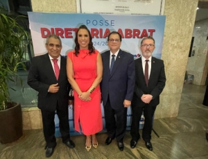 Da esq. para a dir., Cézar Britto, Elise Ramos Correia, Luís Antônio Camargo de Melo e Paulo Leal