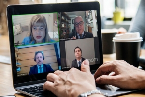 Aperfeiçoamento da regulação do sistema financeiro é defendido em debate no IAB 