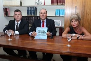 Da esq. para a dir., Fábio Goulart Villela, Paulo Renato Fernandes da Silva e Rita Cortez