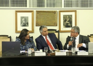Da esq. para a dir., Alessandra Santos, Humberto Adami e Ubiratan Angelo