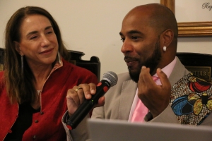 Da esq. para a dir., Marcia Dinis e Luciano Góes