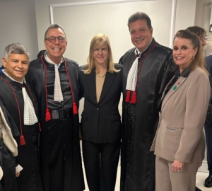  Da esq. para a dir., Rogério Tobias de Carvalho, Aluísio Mendes, Ana Tereza Basílio, Alfredo Hilário e Adriana Brasil Guimarães