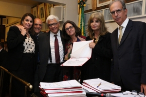 Da esq. para a dir., Adriana Brasil Guimarães, Adilson Rodrigues Pires, Manoel Messias Peixinho, Claudia Tannus Gurgel do Amaral, Rita Cortez e João Theotonio Mendes de Almeida Júnior
