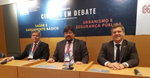 Da esq. para a dir. Ertulei Laureano Matos, Luciano Mattos e Frederico Price Grechi