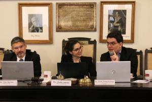 Da esq. para a dir., Vitor Butruce, Thalita Almeida e Tarsis Namatelo Jorge