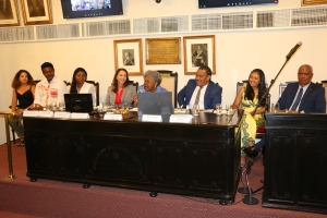 Da esq. para a dir., Laura Padilha, Kauê Kamaú, Elisabeth Baraúna, Marcia Dinis, Edmée da Conceição Cardoso, Lúcio Almeida, Luísa Helena Martins e Paulo Castro