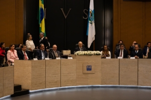 Da esq. para a dir., Adriana Brasil Guimarães, Peterson Barroso Simão, José Carlos Maldonado de Carvalho, Ricardo Rodrigues Cardozo, Roberto Guimarães, Tia Ju, Luciano Bandeira e Marlon Obesrt Cordovil