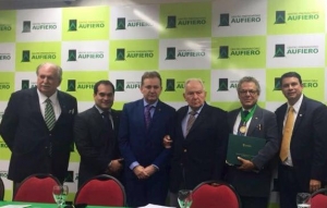 Da esq, para a dir., Aurélio Wander Bastos, Flávio Antoni Filho, Aniello Aufiero, Bernardo Cabral, Técio Lins e Silva e Júlio Antonio Jorge Lopes.