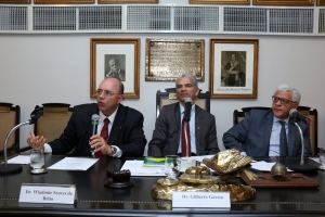 Da esq. para a dir., Wladimir Soares de Brito, Gilberto Garcia e Manoel Messias Peixinho