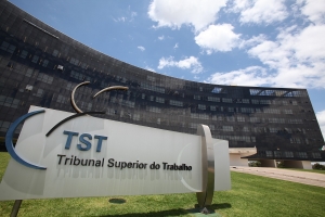 IAB vai participar de julgamento no TST sobre restrições à autonomia dos tribunais do Trabalho