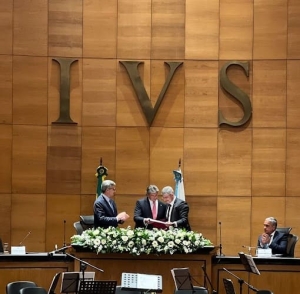 Da esq. para a dir., Henrique Carlos Figueira, Luiz Fux, Sydney Sanches e André Ceciliano   Foto: Rafael Wallace/Divulgação Alerj