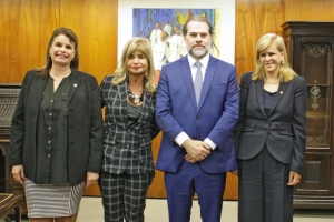 Da esq. para a dir., Adriana Brasil Guimarães, Rita Cortez, Dias Toffoli e Ana Tereza Basílio