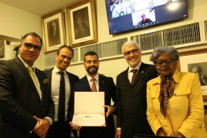 Da esq. para a dir., Jorge Rubem Folena, Márcio Ladeira Ávila, Eduardo Barboza Muniz, Carlos Eduardo Machado e Edmée da Conceição Cardoso