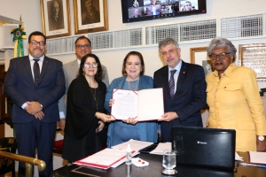 Da esq. para a dir., Waldir Miranda Junior, Jorge Folena, Sonia da Silva Oliveira Klausing, Gracia Monte Barradas, Sydney Sanches e Edmée da Conceição Ribeiro Cardoso