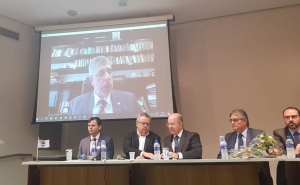 Sydney Sanches participa da abertura do IV Congresso Nacional de Direito Agrário