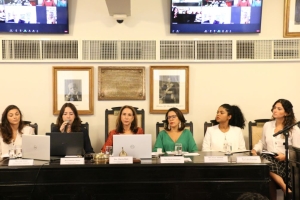 Da esq. para a dir., Ana Arruti, Isabelle Gibson, Marcia Dinis, Flávia Nascimento, Joyce Trindade e Luiza Bruxellas