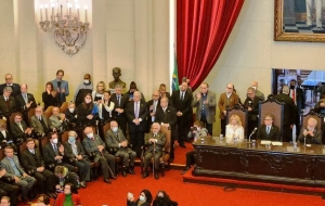 Sydney Sanches, José Roberto Batochio e Fernando Augusto Fernandes, ao centro da foto, no salão nobre da Faculdade de Direito da USP