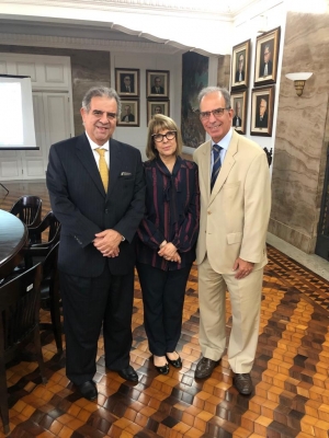 Da esq. para a dir., José da Fonseca Martins Junior, Mery Bucker Caminha e João Theotonio Mendes de Almeida Junior