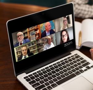 Da esq. para a dir., no alto, Carlos Eduardo Machado, Francisco Maciel Mussnich e Mariane Silva Camargo; embaixo, André Cavalcanti Abbud, Paulo Cezar de Aragão e Érica Guerra