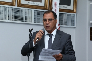 IAB é contra a PEC que reduz número de deputados federais e senadores