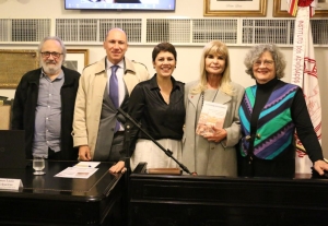 Da esq. para a dir., Carlos Ziller Camenietski, Paulo Renato Fernandes, Adriana Amaral dos Santos, Rita Cortez e Carmen Lucia Tavares Felgueiras