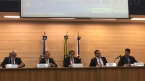 Da esq. para a dir., Renato Anet, Marco Aurélio Bezerra de Melo, Arnon Velmovitsky, Fábio de Oliveira Azevedo e Eduardo Sócrates Castanheira Filho