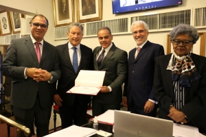 Da esq. para a dir., Jorge Rubem Folena, Antônio Laért Vieira Júnior, Sérgio Ricardo da Silva e Silva, Carlos Eduardo Machado e Edmée da Conceição Cardoso