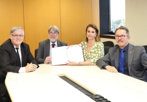 Da esq. para a dir., Aderson Bussinger, Marcos Luiz Souza, Adriana Brasil Guimarães e Paulo Joel Bender Leal. Foto: Divulgação OAB/RJ