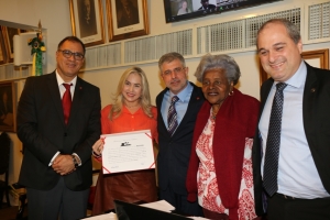 Da esq. para a dir., Jorge Rubem Folena, Isabel de Lemos Pereira Belinha Sardas, Sydney Sanches, Edmée da Conceição Cardoso e Alexandre França Barros 