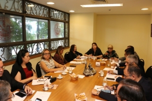 Rita Cortez se reúne com representantes institucionais estaduais, dá posse e entroniza objeto de Silvio Meira no Museu do IAB