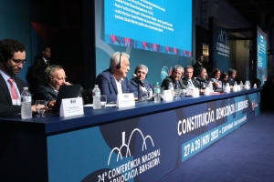 Da esq. para a dir., Pedro Pacífico, Tercio Sampaio Ferraz, Pedro Bial, Sydney Sanches, José Roberto de Castro Neves, Daniel Blume, Merval Pereira, Andréa Pachá, Judith Martins-Costa e Antonio Claudio Ferreira Netto