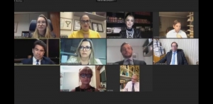 Presidente do IAB alerta que ‘industrialização das fake news coloca em risco a democracia’