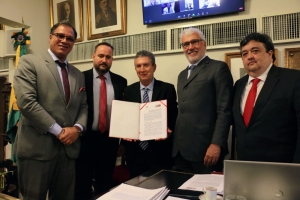 Da esq. para a dir., Jorge Rubem Folena, Ronaldo Gaudio, Salvio Domingues, Carlos Eduardo Machado e Bernardo Gicquel