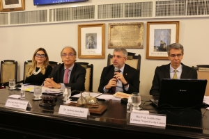 Da esq. para a dir., Elaine Pereira Molinaro, Luiz Paulo Vieira de Carvalho, Sydney Sanches e Guilherme Calmon Nogueira da Gama
