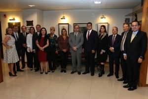 Todos os participantes do encontro reunidos na Biblioteca Daniel Aarão Reis, no dia 11/2