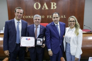 Da esq. para a dir., Rafael Horn, vice-presidente do CFOAB, Sydney Limeira Sanches, Beto Simonetti e Milena Gama, secretária-geral adjunta do CFOAB. Fotos: Raul Spinassé/CFOAB