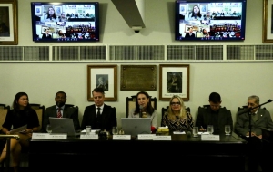 Da esq. para a dir., Ana Arruti, Gustavo Proença, João Marcos Buch, Marcia Dinis, Andrea Tourinho, Rodrigo Roig e Talvane de Moraes