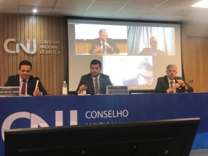 Da esq. para a dir., Marcos Vinícius Jardim Rodrigues, Marcello Terto e Silva e Sydney Sanches