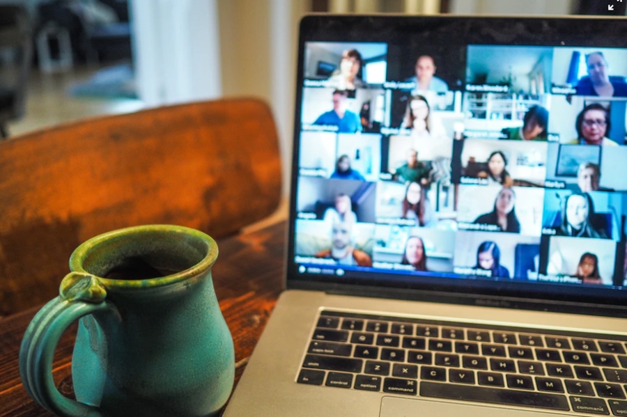 A exaustão causada pelas videoconferências em tempos de Covid-19