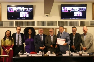Da esq. para a dir., Tia Ju, Antônio Cícero, Paula Lima, Sydney Limeira Sanches, Paulo Sèrgio Valle, Antônio Laért Vieira Junior, Wilson Simoninha e Marcelo Castello Branco