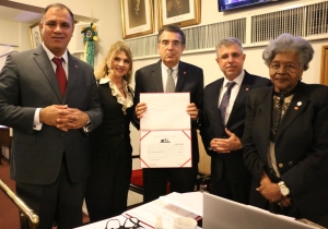 Da esq. para a dir., Jorge Rubem Folena, Katia Rubinstein Tavares, Alcides Martins Ribeiro Filho, Sydney Limeira Sanches e Edmée da Conceição Cardoso