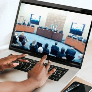 Presidente do IAB participa da solenidade de entrega da Medalha do Mérito Judiciário do TRF2