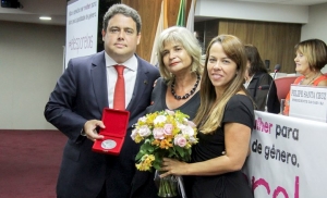 Rita Cortez é condecorada com a Medalha Mythes Campos na OAB/RJ