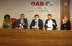 Da esq. para a dir., Mônica Alexandre, Jorge Rubem Folena, Luciano Bandeira, Wadih Damous e Ana Tereza Basilio