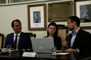 Da esq. para a dir., Márcio Ávila, Antônia Tavares e Fabio Gaspar 