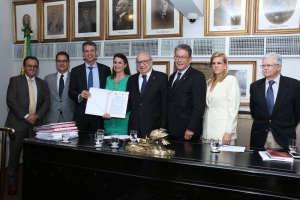 Da esq. para a dir., Marco Aurélio Bezerra de Melo, Agostinho Teixeira de Almeida Filho, André Gustavo Corrêa de Andrade, Adriana Brasil Guimarães, Sergio Tostes, Antonio Laért Vieira Junior, Ana Tereza Basílio e Brenno de Andrade Filho