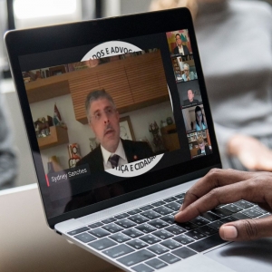 ‘O momento é de união das forças democráticas contra o movimento golpista’, afirma Sydney Sanches 